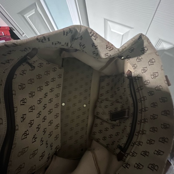 Large dooney keep all - Picture 5 of 7